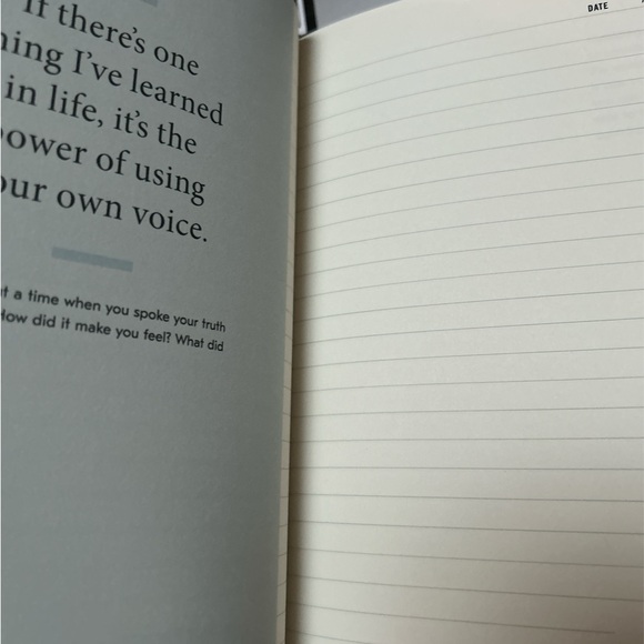 Becoming by Michelle Obama Hardcover and workbook - Picture 4 of 4